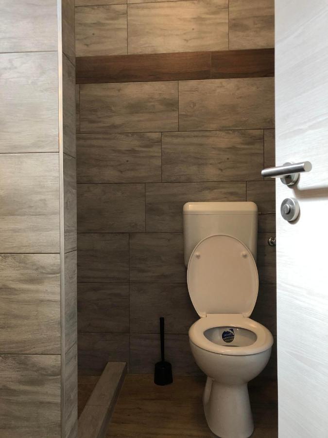 Avas Apartman Miskolc Exterior foto