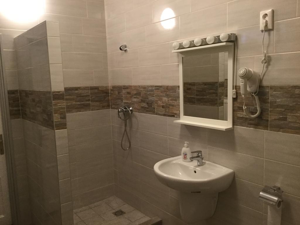Avas Apartman Miskolc Exterior foto